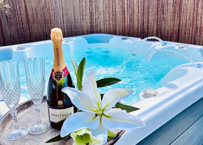 Casa Boutique Luxury Yumbo بيت للعطل *